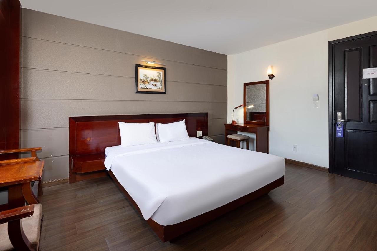 Centersea Hotel Нячанг Екстер'єр фото